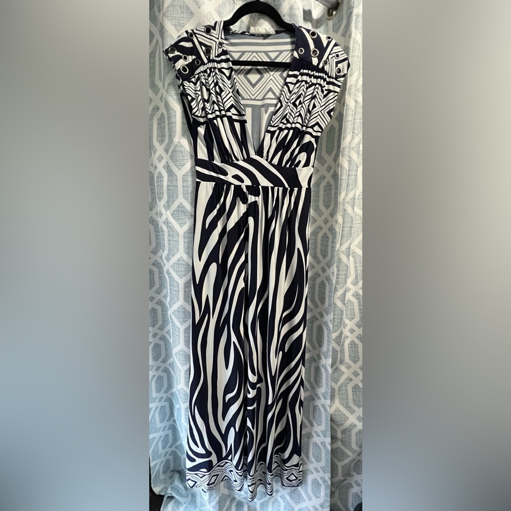 Blue & White Patterned V-Neck Maxi Dress